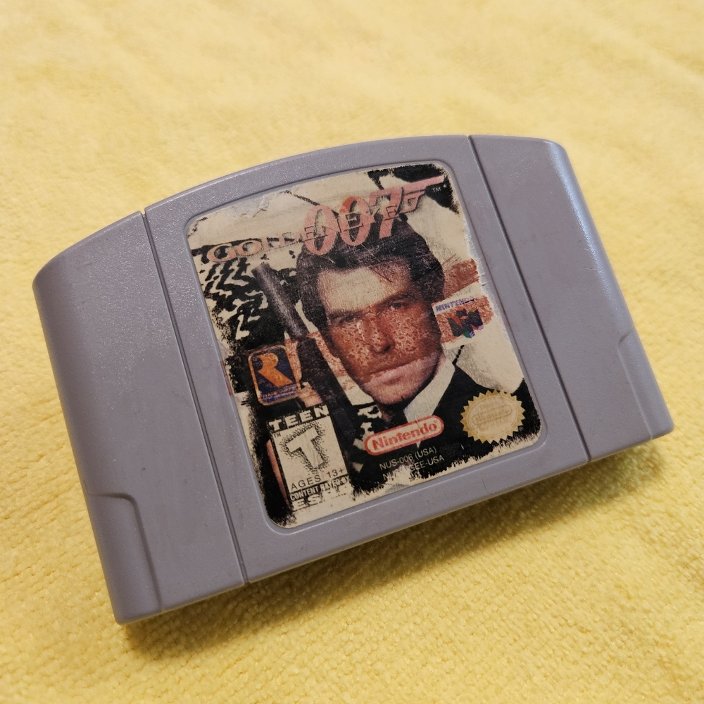GoldenEye 007 (Nintendo 64 -- Loose)